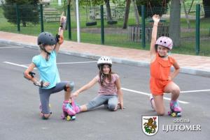 Otvoritev obnovljene poti, pločnika in parkirišč v Stročji vasi 6